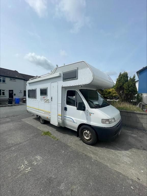 The Cosy Camper At Rockfield Park Hotel Galway Exterior photo