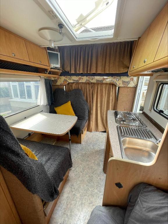 The Cosy Camper At Rockfield Park Hotel Galway Exterior photo